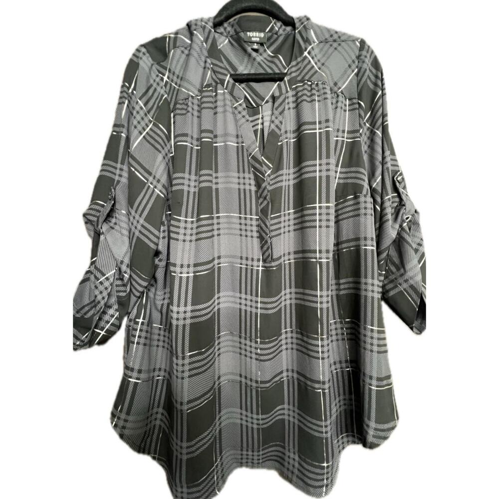 Torrid 3 grey black white